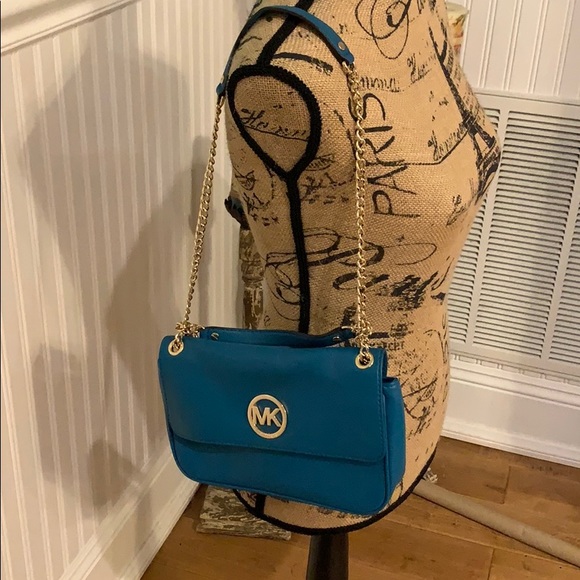 Michael Kors blue handbag like new